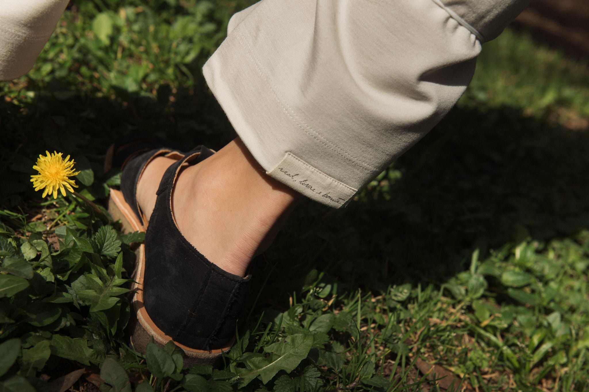 Juillet crab sandals