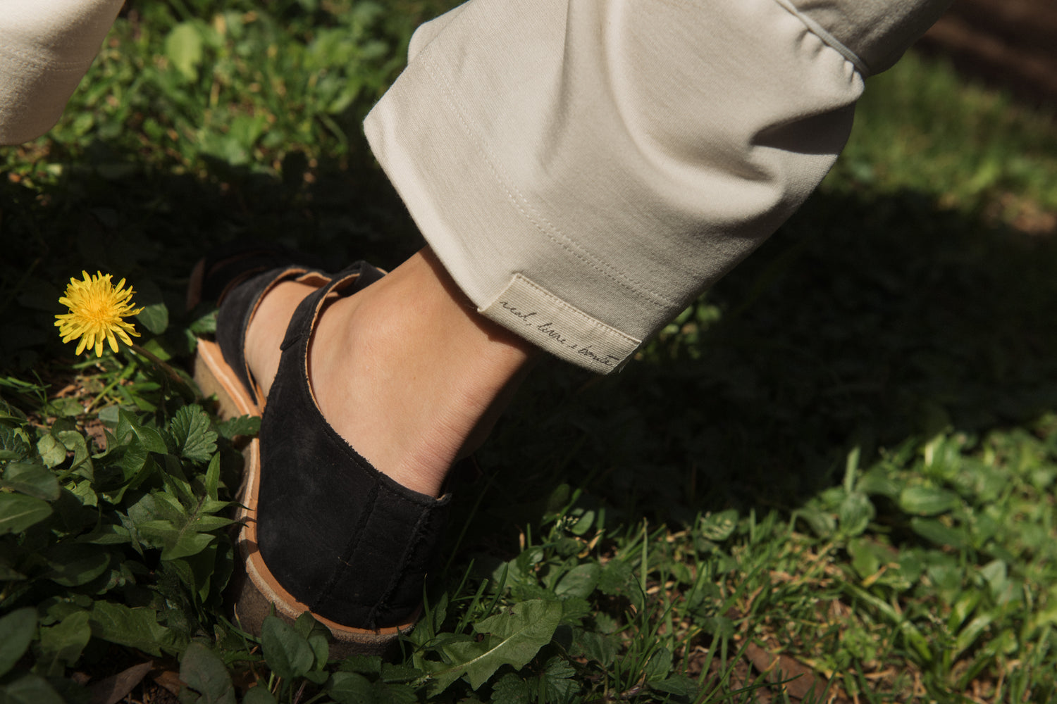 Juillet crab sandals